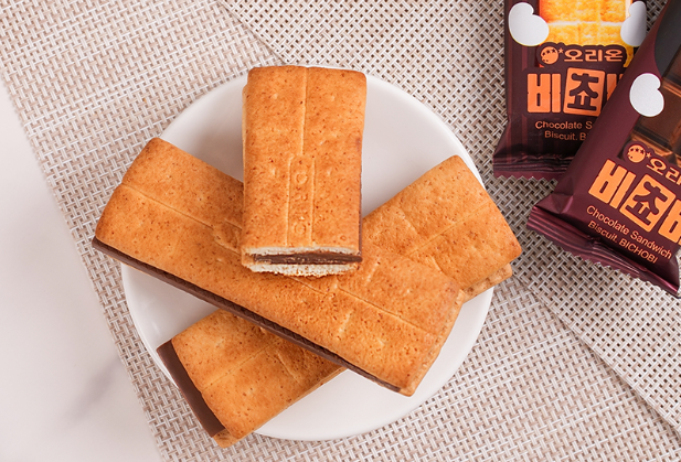 Korean snack Bichobi Original chocolate flavored wrapper image
