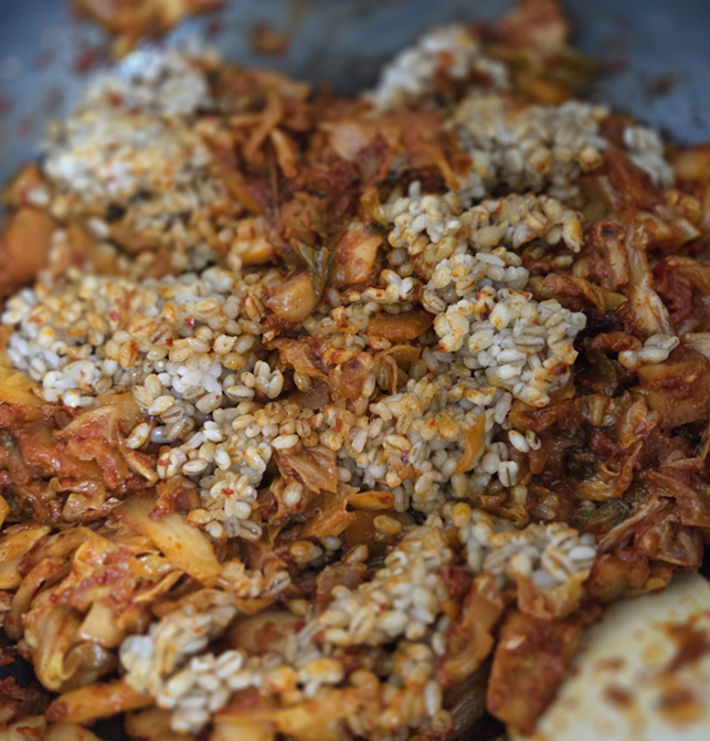With roasted kimchi and barley rice, barley rice has a fun texture and feels like it's popping