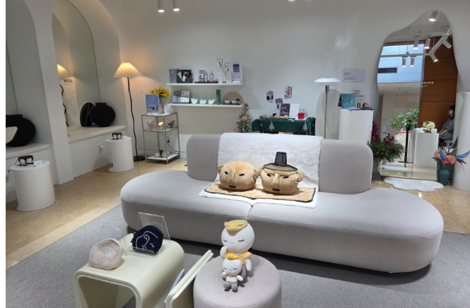 This is a picture of a goods shop inside the National Museum of Korea in Ichon, Korea.
