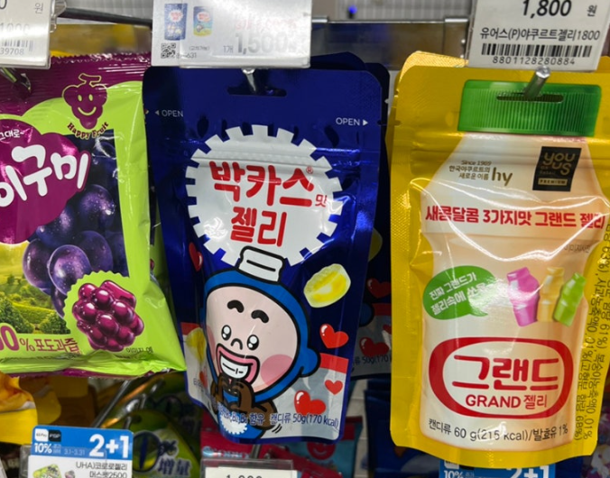 Jelly is displayed in convenience stores.